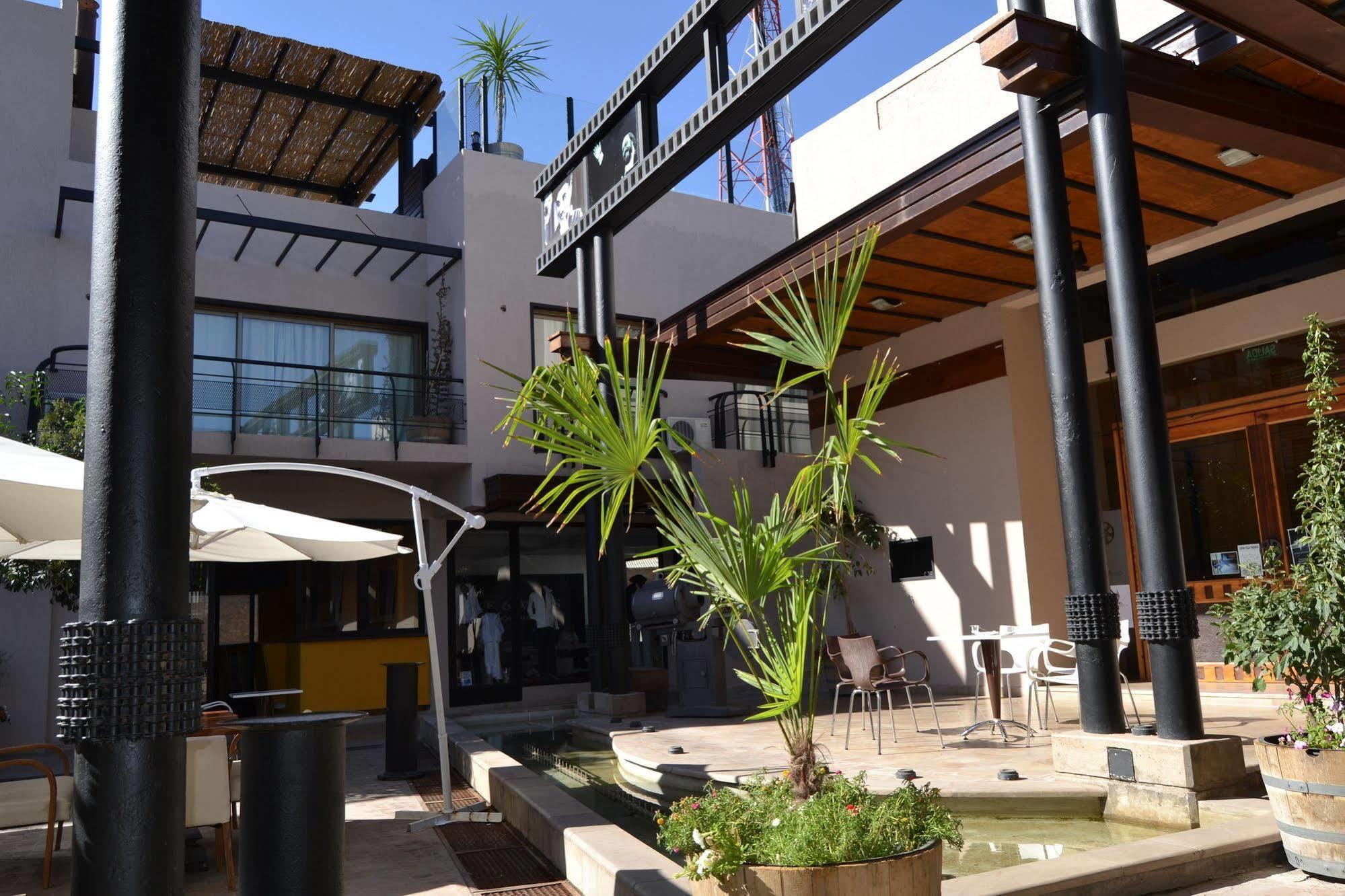 Plaza Paradiso Petit Hotel تشاكراس دي كوريا المظهر الخارجي الصورة